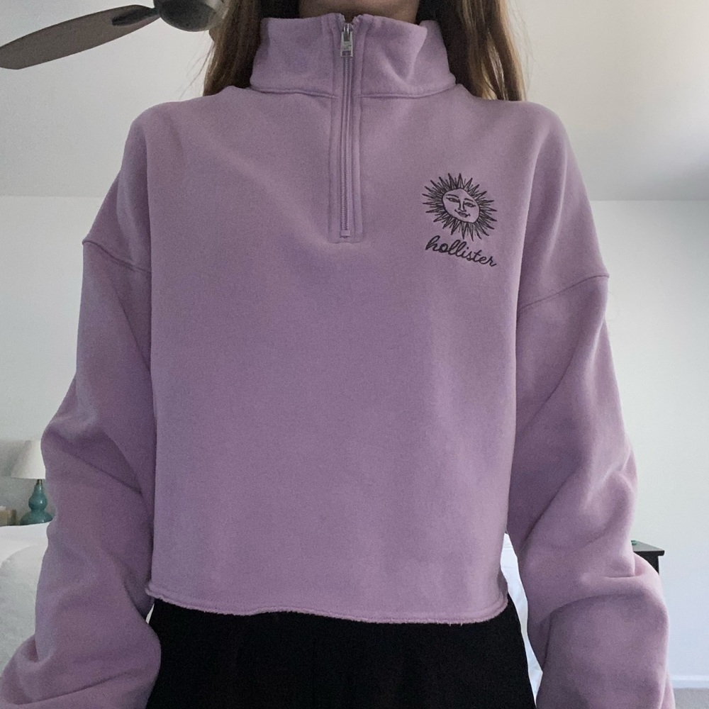 hollister turtle neck sweatshirt